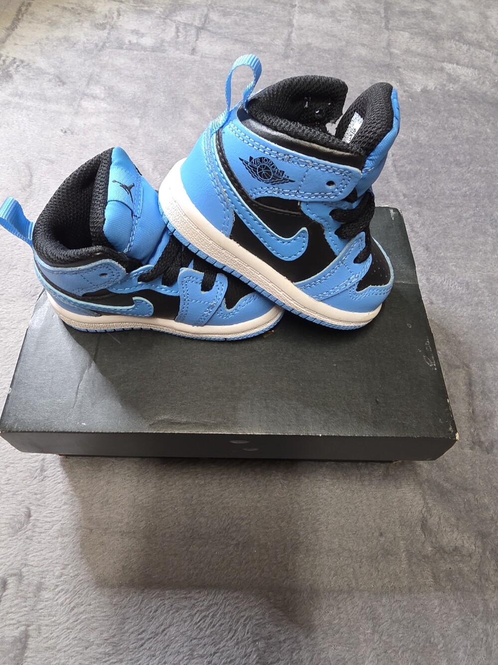 Used Boys University Blue/Black-White Nike Jordan 1 Mid (TD) 3c